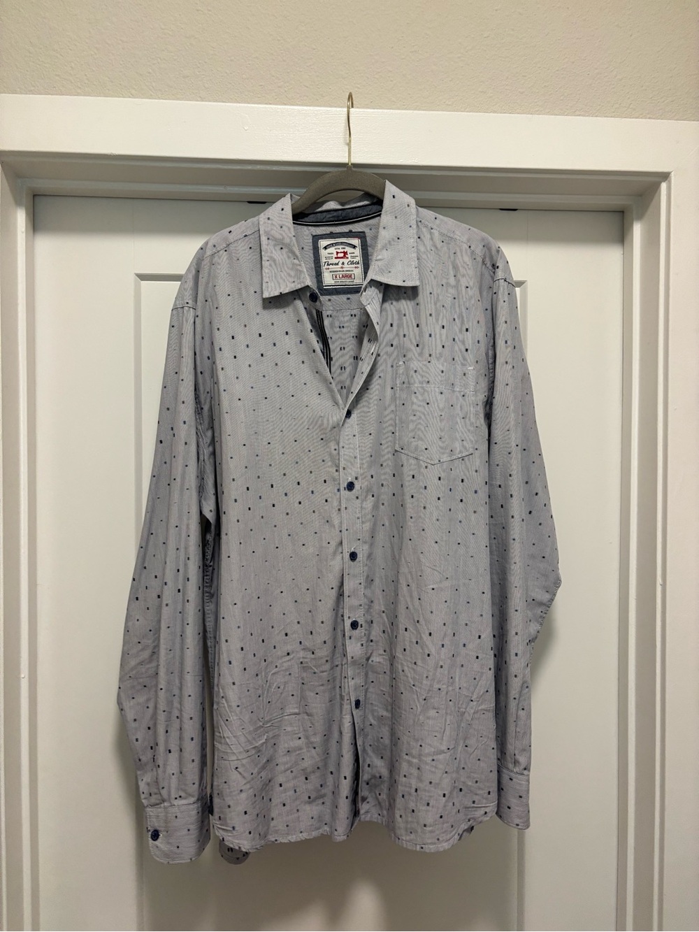 Thread and Cloth Men's Light Blue Patterned Button-Up Shirt